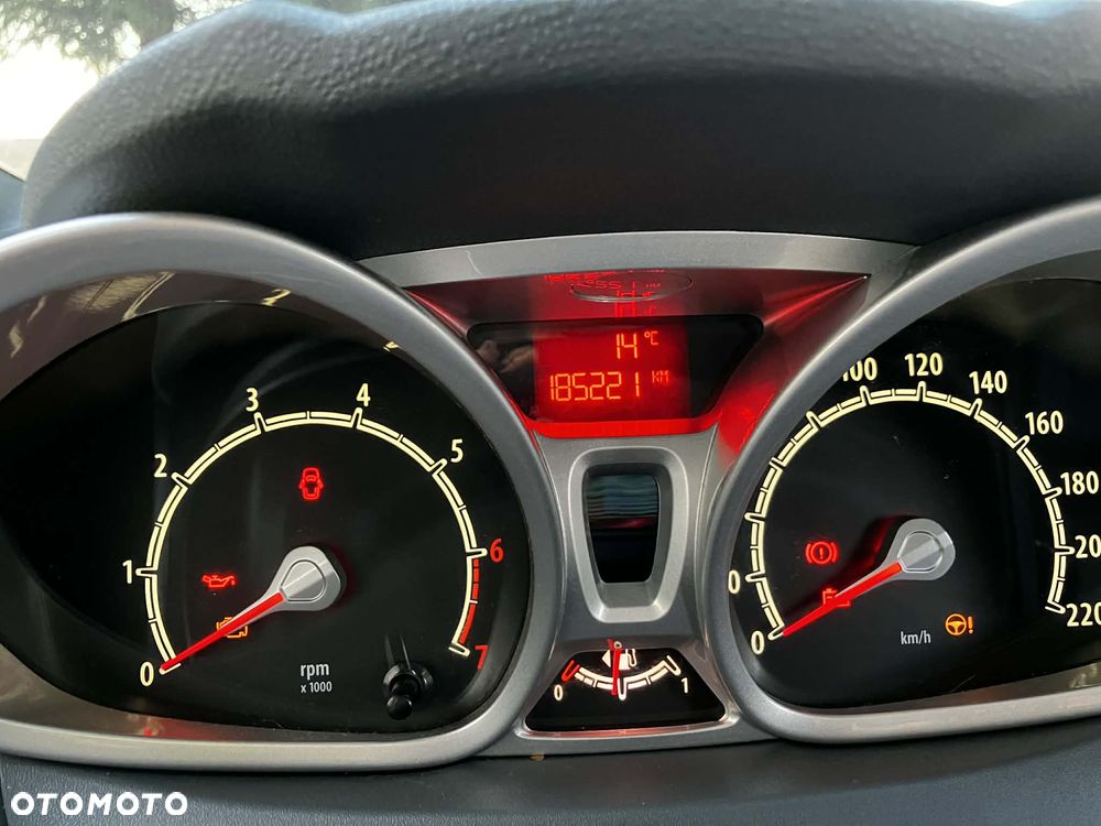 Ford Fiesta 1.4 Ghia - 14