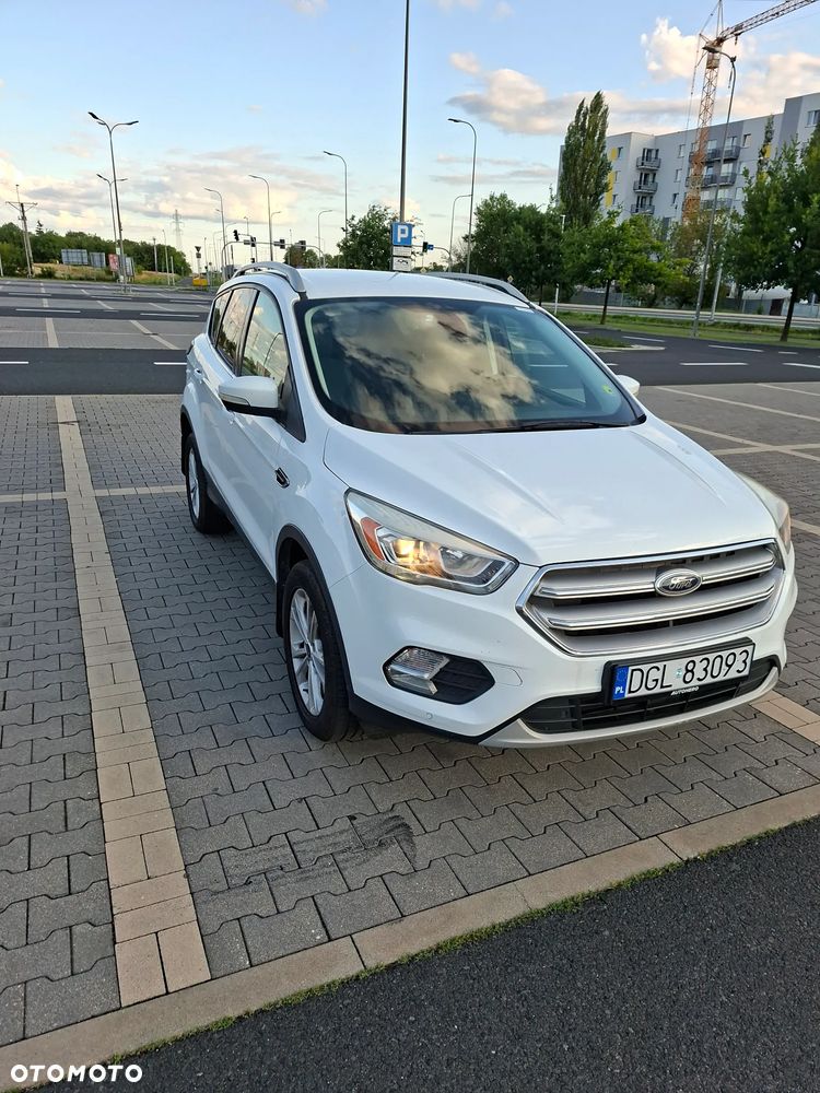 Ford Kuga 2.0 TDCi FWD Titanium Plus - 3