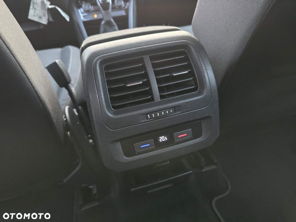Volkswagen Touran 1.5 TSI EVO Comfortline - 23