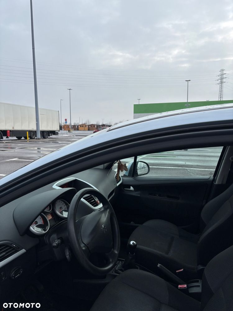 Peugeot 207 90 HDi FAP (Blue Lion) 99G - 11