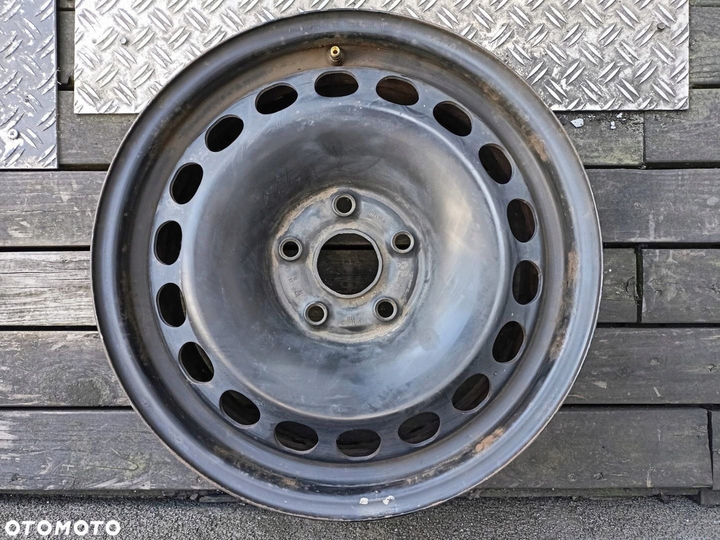 Felga stalowa 16cali Seat Leon Audi A3 Q2 A6 VW Golf - 1