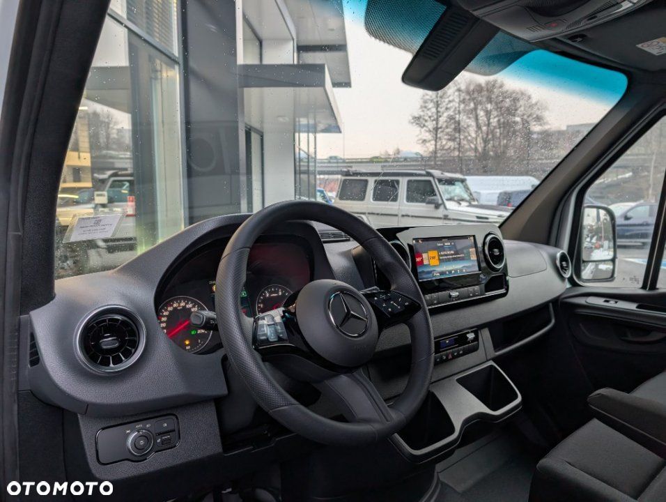 Mercedes-Benz Sprinter - 4