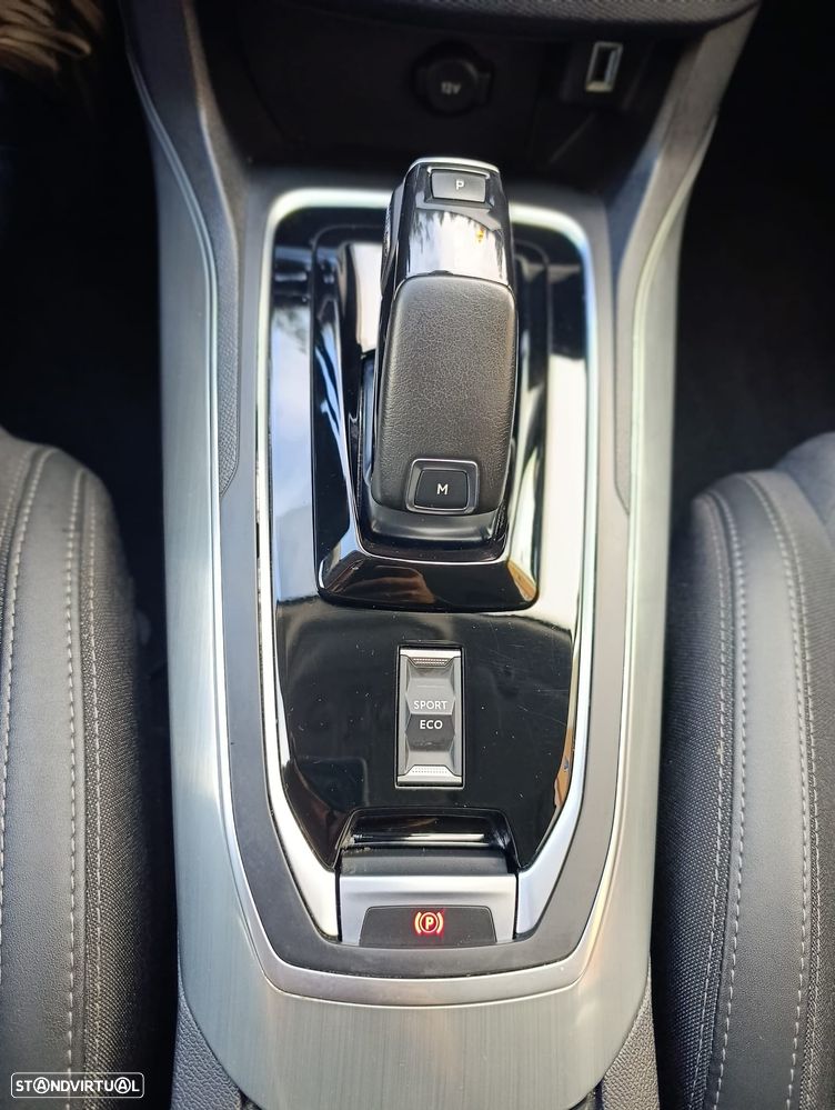 Peugeot 308 SW 1.2 PureTech Allure EAT8 - 2