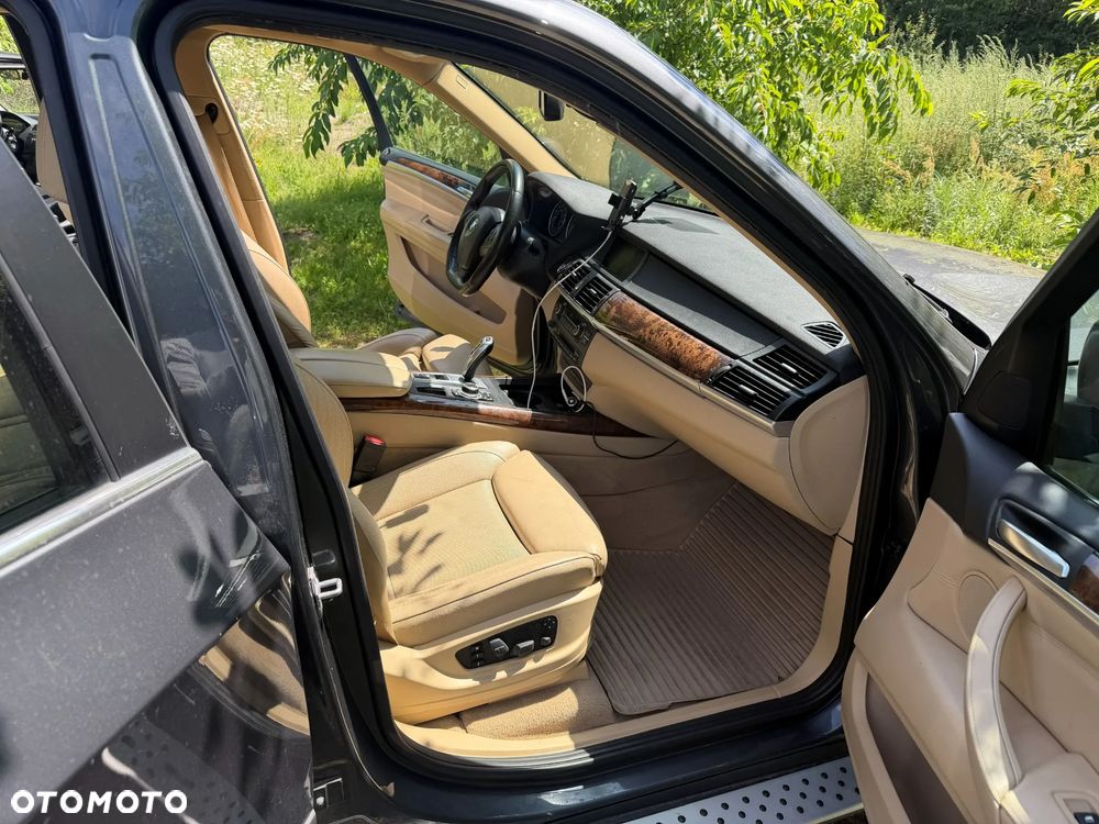 BMW X5 xDrive35i Edition Exclusive - 7