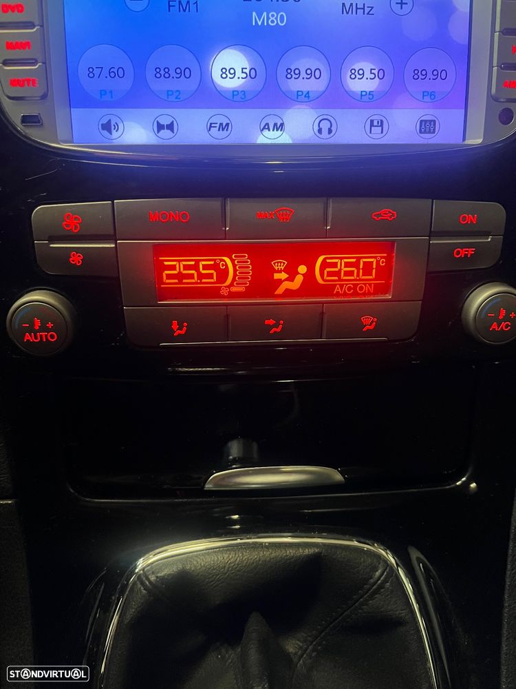 Ford S-Max 2.0 TDCi Titanium 7L - 34