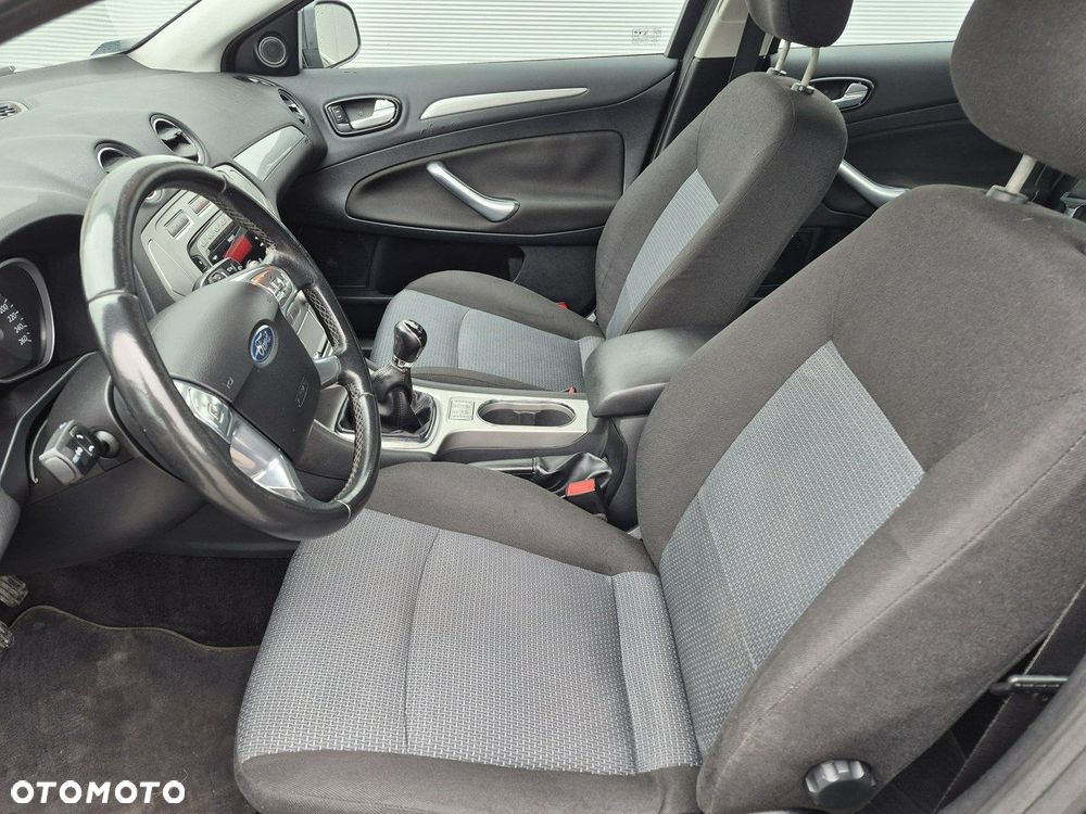 Ford Mondeo - 17