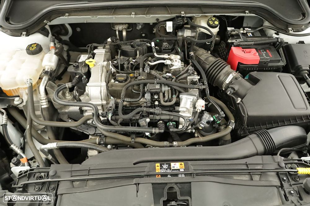 Ford Focus 1.0 EcoBoost MHEV ST-Line X - 24