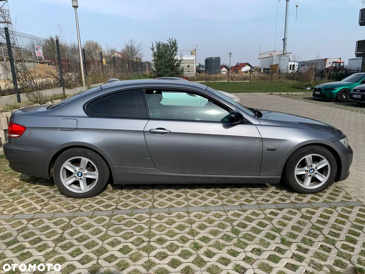 BMW Seria 3 320i Coupe - 7