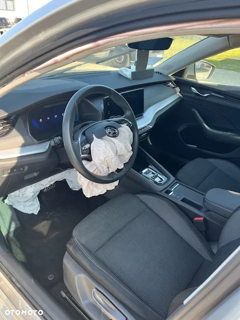 Skoda Octavia 2.0 TDI DSG Ambition - 6