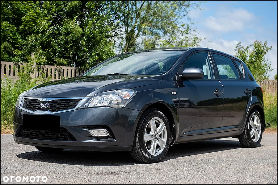 Kia Ceed - 12