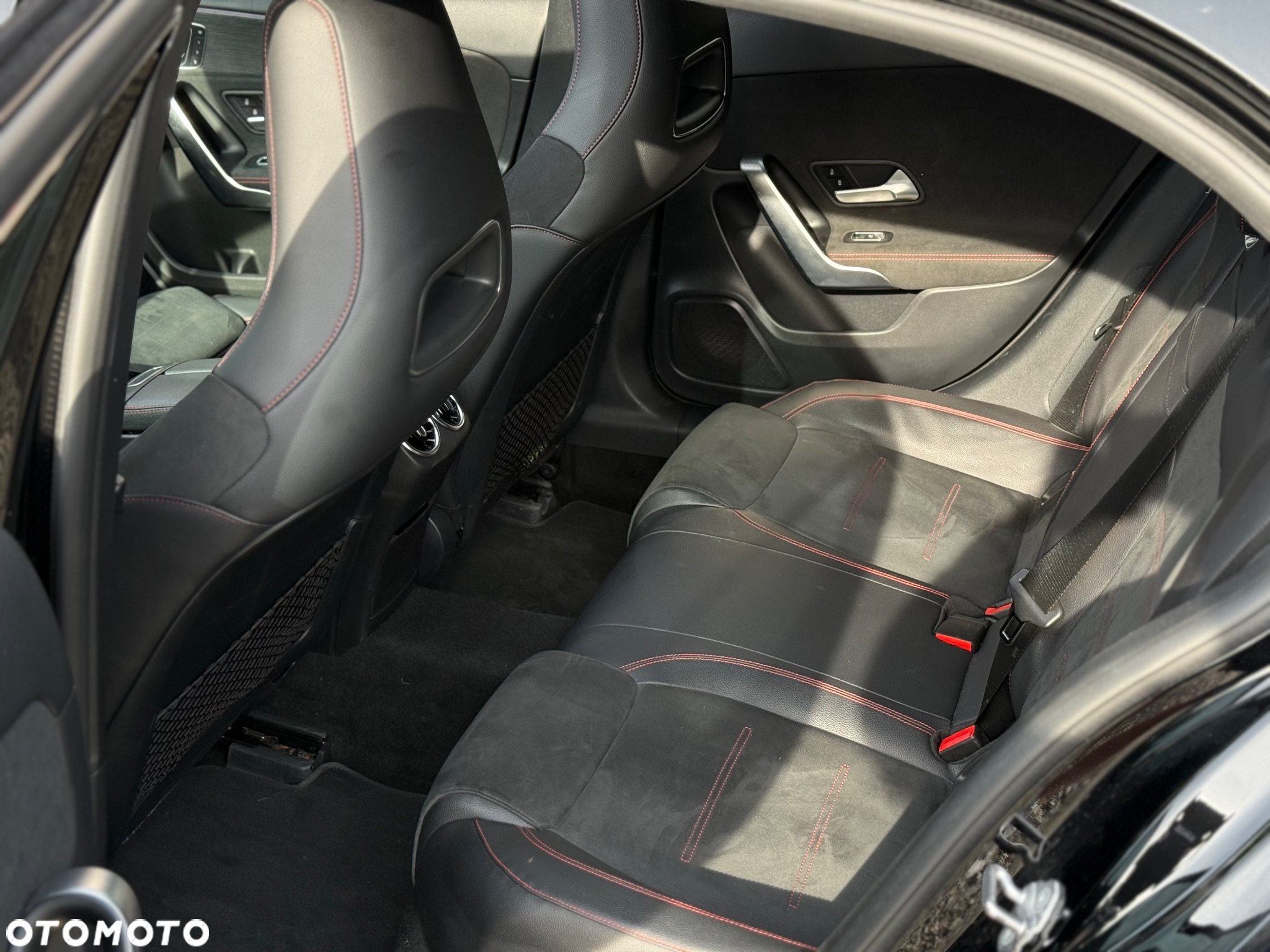 Mercedes-Benz Klasa A 250 4-Matic AMG Line 8G-DCT - 32