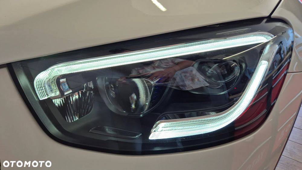 Mercedes-Benz GLC 300 e 4-Matic Business Edition - 26