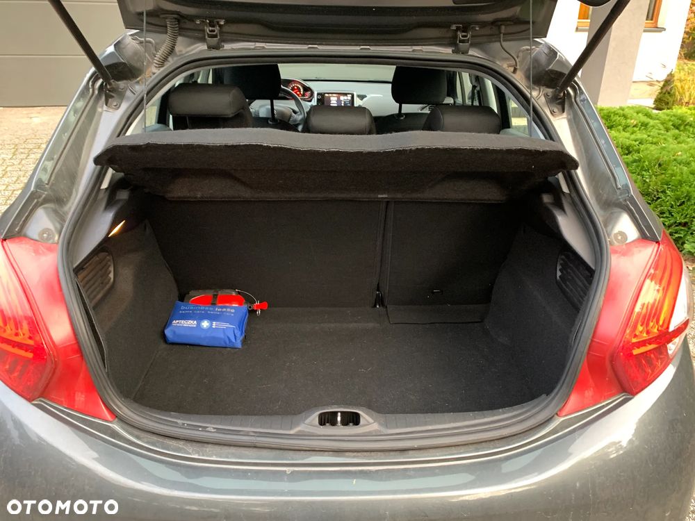 Peugeot 208 2015 photo 5