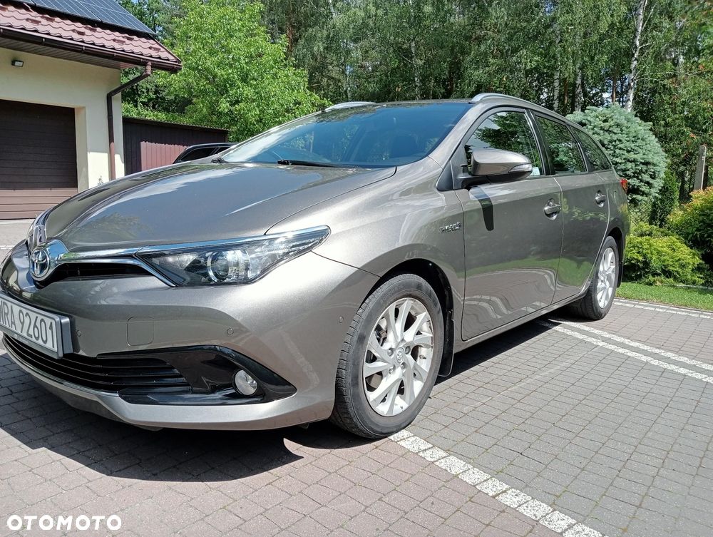 Toyota Auris Hybrid 135 Premium - 2