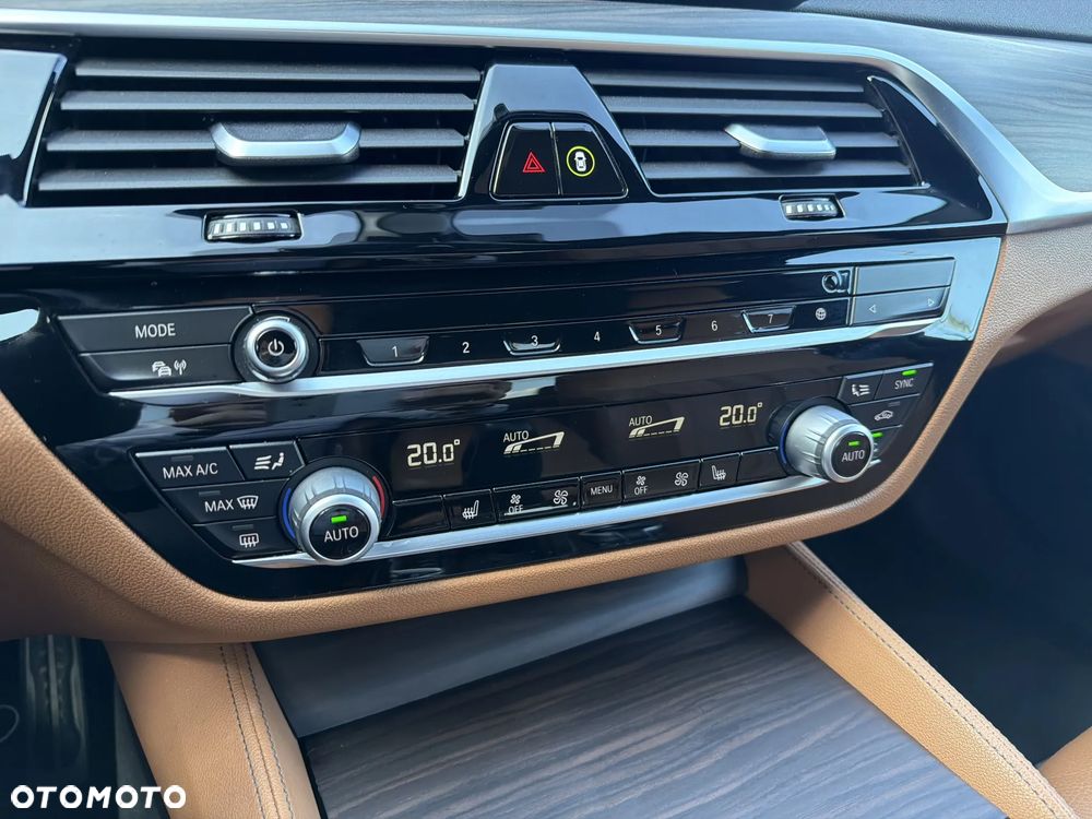BMW Seria 5 520d xDrive M Sport sport - 22