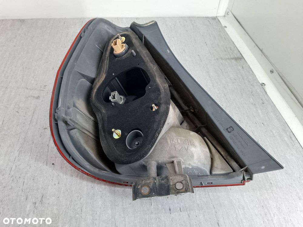 LAMPA TYLNA PRAWA HONDA JAZZ I ( 83-86 ) HATCHBACK - 4