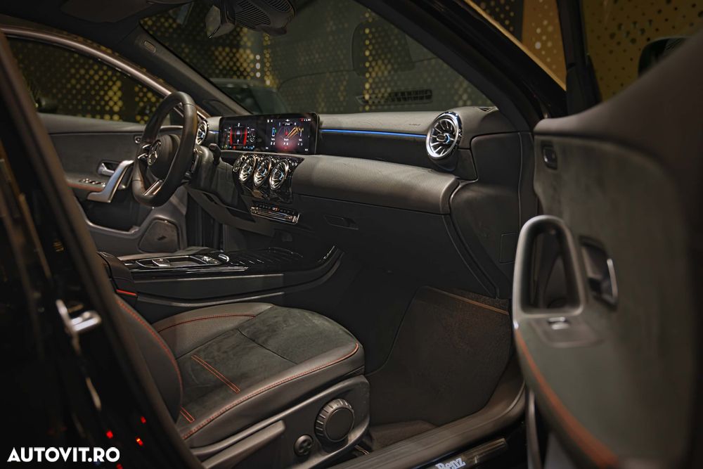Mercedes-Benz A 180 Sedan 7G-DCT AMG Line - 14