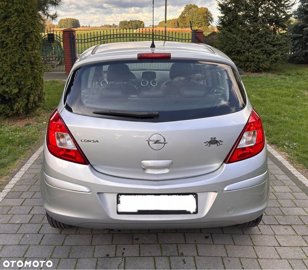 Opel Corsa 1.4 16V Cosmo - 4