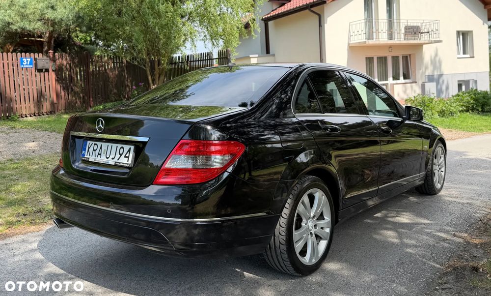 Mercedes-Benz Klasa C 250 CDI DPF 4Matic 7G-TRONIC BlueEFFICIENCY Avantgarde - 8