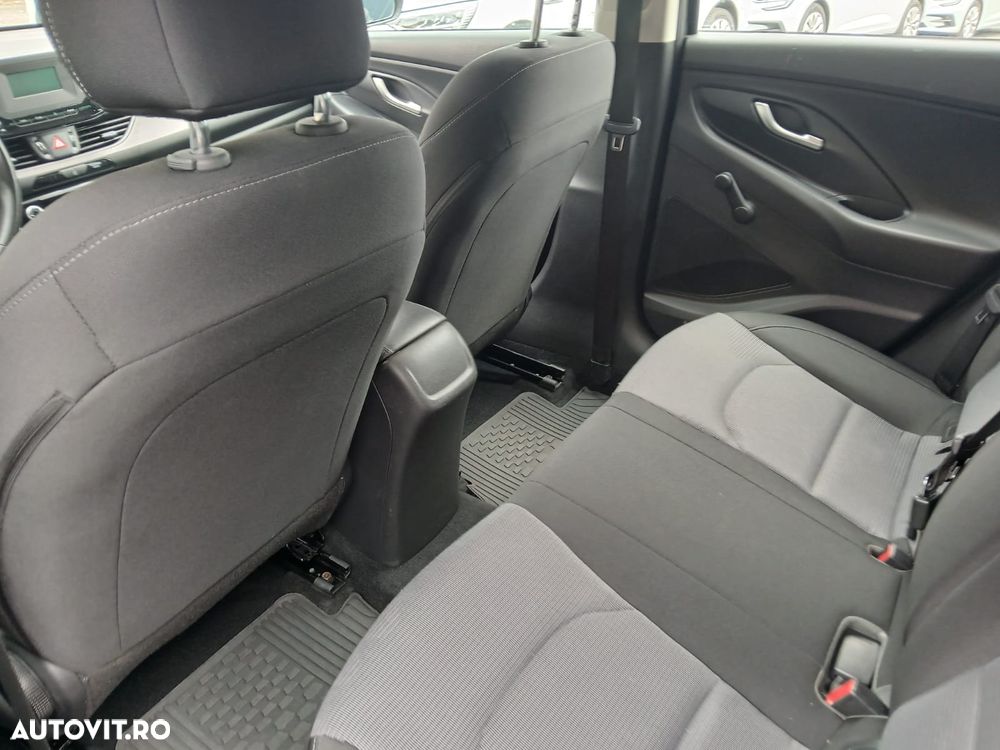 Hyundai i30 1.5 110CP M/T Comfort - 9