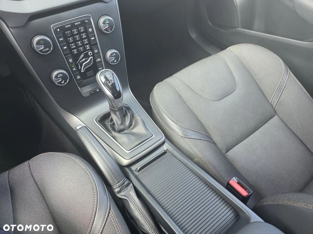 Volvo V40 Cross Country D3 Drive-E SCR Momentum - 25