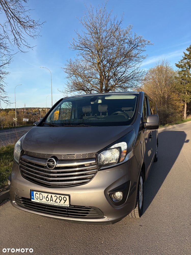 Opel Vivaro - 1