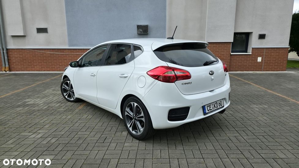 Kia Ceed 1.6 CRDi 136 ISG Spirit - 9