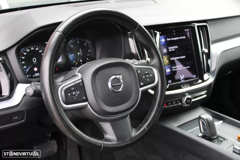 Volvo V60 2.0 B4 Momentum Core Geartronic - 21