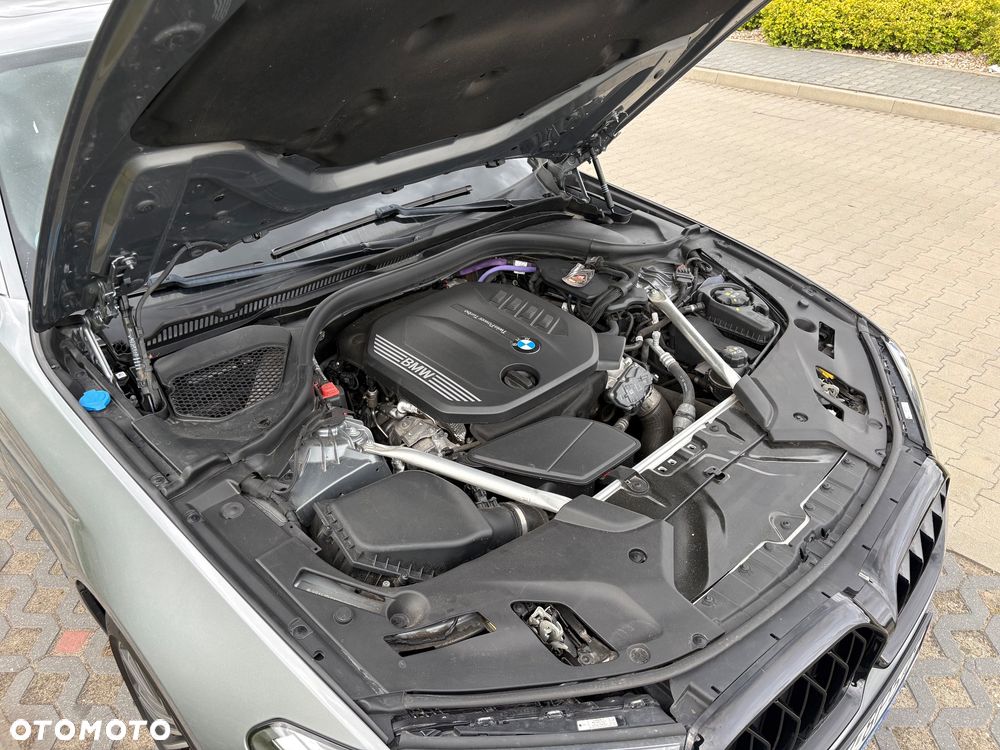 BMW Seria 5 520d xDrive - 38