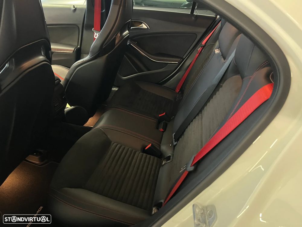 Mercedes-Benz A 45 AMG 4Matic Speedshift 7G-DCT - 17