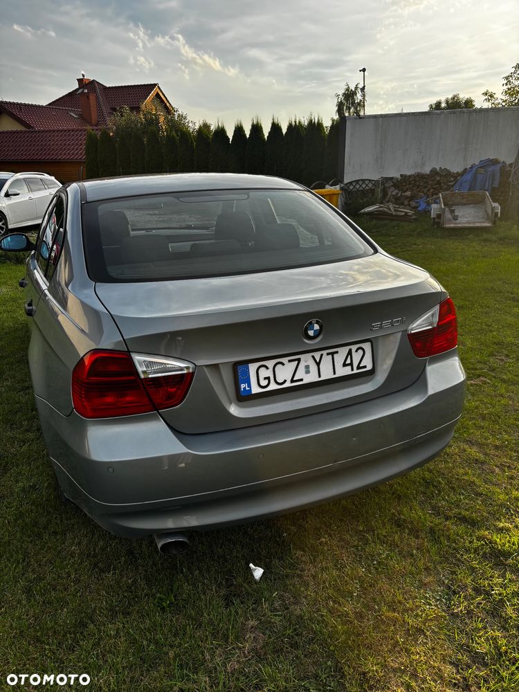 BMW Seria 3 320i - 4