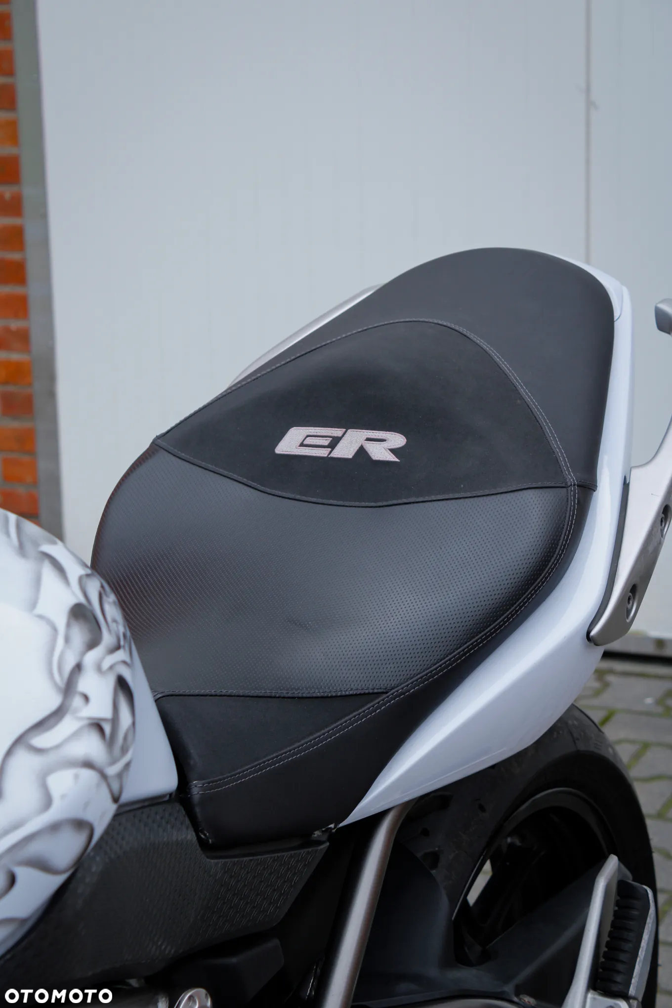 Kawasaki ER - 11