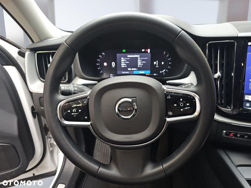Volvo XC 60 B4 D Plus Dark - 15