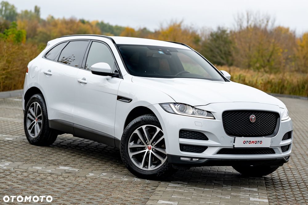 Jaguar F-Pace 2017 photo 2