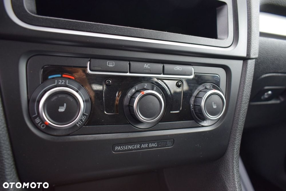 Volkswagen Golf - 23