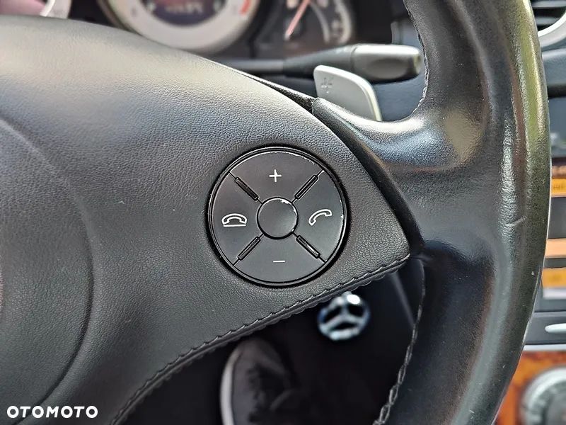 Mercedes-Benz SL - 24