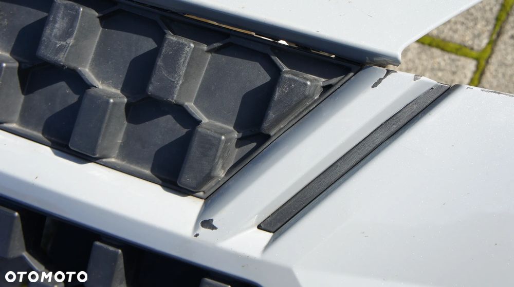 PRZEDNI ZDERZAK RENAULT MEGANE E-TECH - 8