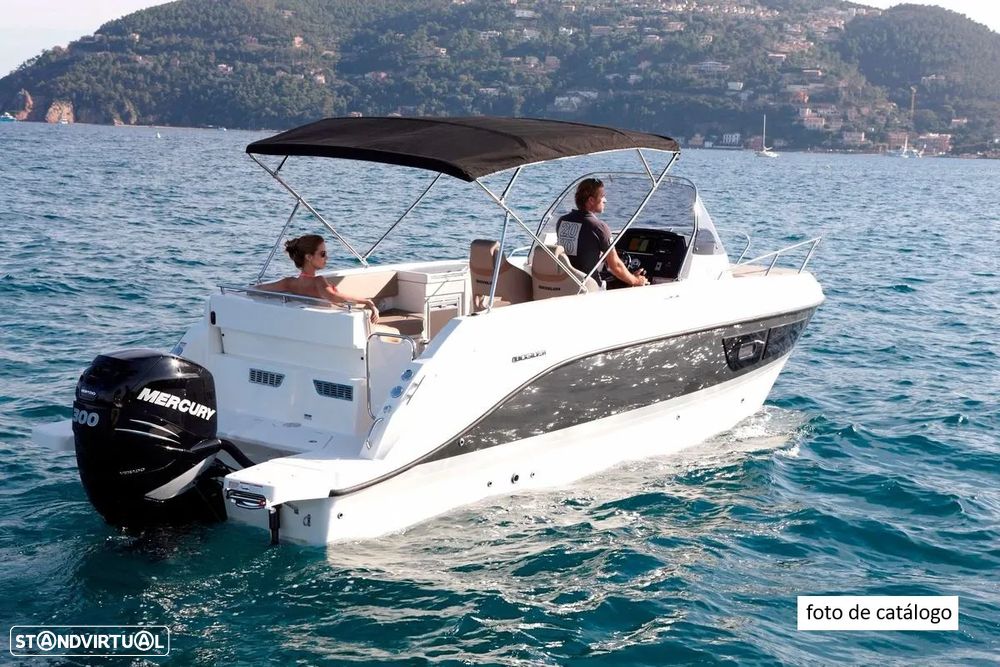 Quicksilver Activ 805 Sundeck - 3