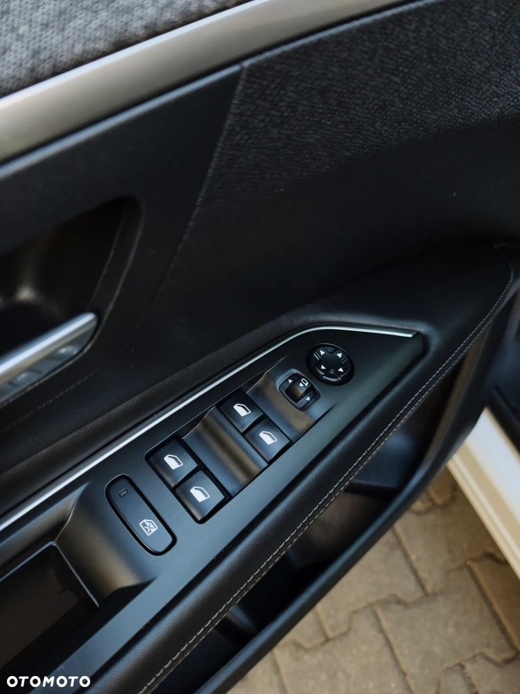 Peugeot 3008 PureTech 130 Stop & Start GPF Allure - 37