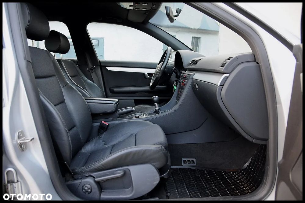 Audi A4 Avant 2.4 - 30