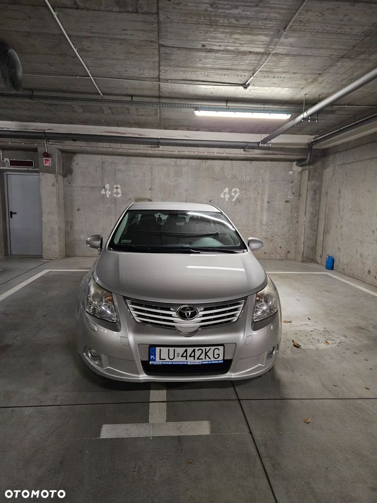 Toyota Avensis 1.8 Comfort - 8