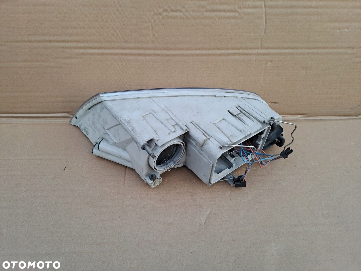 SKODA OCTAVIA 2 PRAWA LAMPA SOCZEWKA UŻYWANA - 5