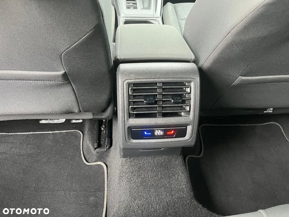 Volkswagen Golf - 3