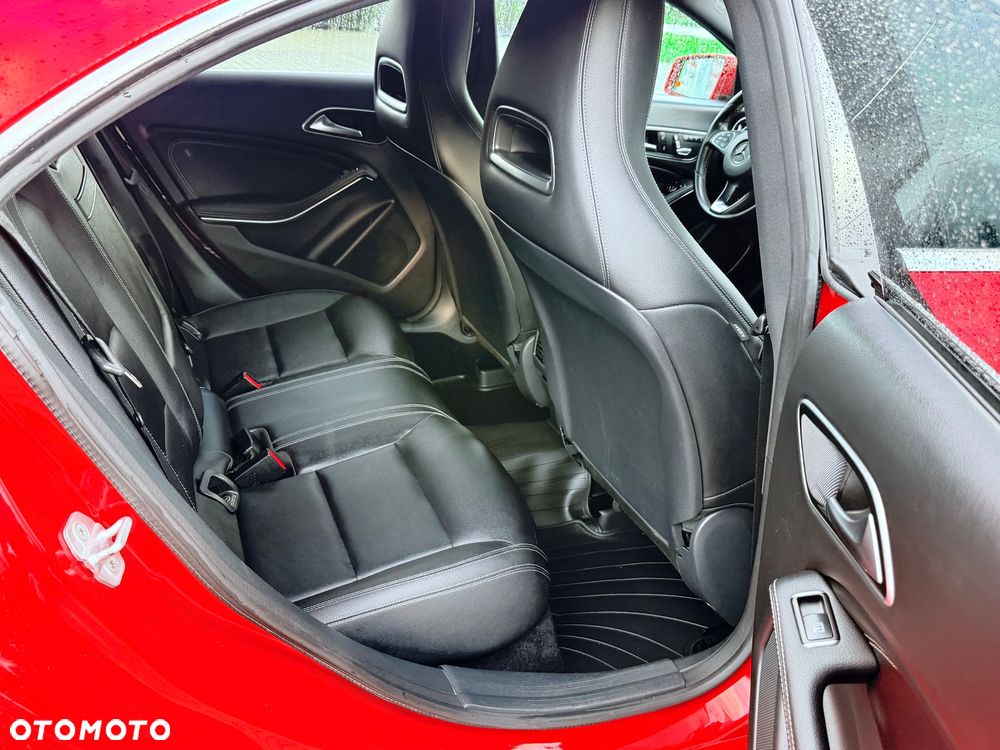 Mercedes-Benz CLA 250 4Matic 7G-DCT AMG Line - 23