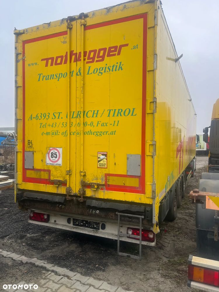 Schwarzmuller podłoga - 2