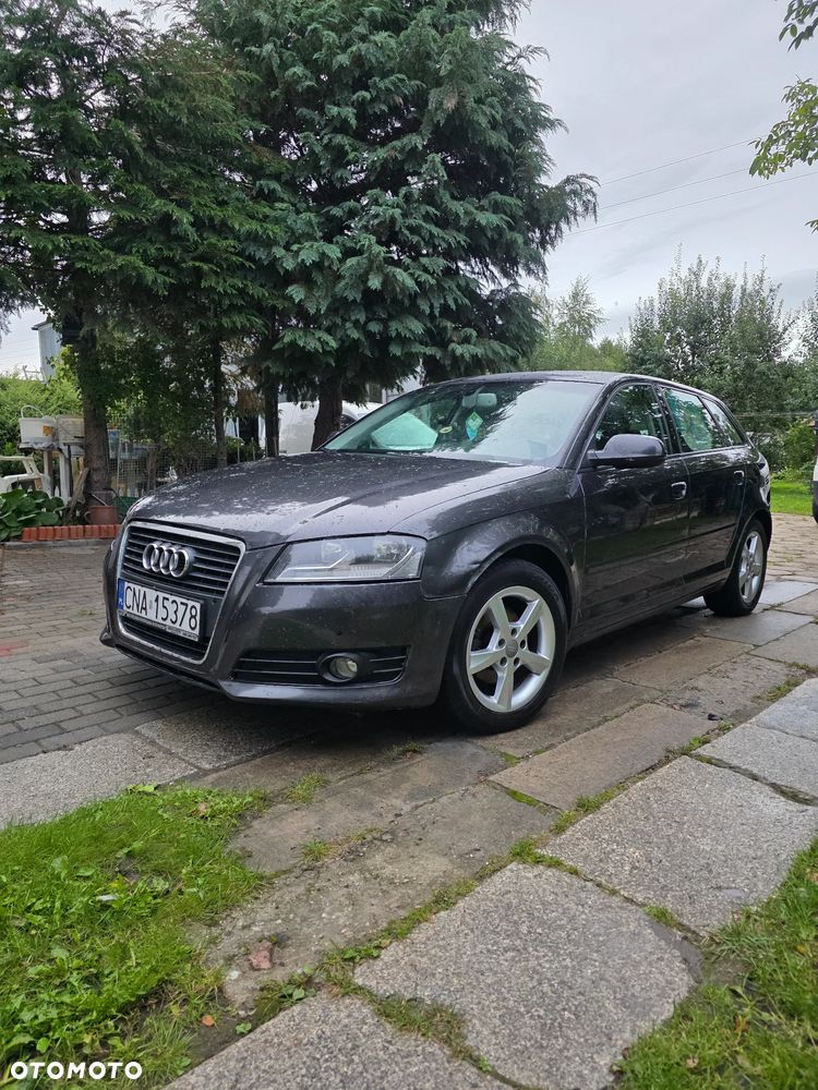 Audi A3 Sportback 1.6 TDI DPF Attraction - 4
