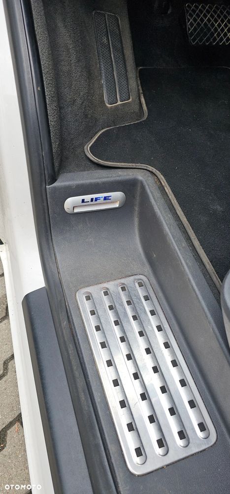 Volkswagen Multivan - 13