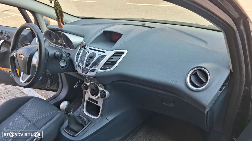 Ford Fiesta 1.4 TDCI Titanium - 18