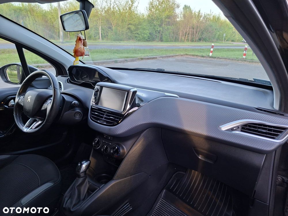 Peugeot 208 PureTech 82 Allure - 6