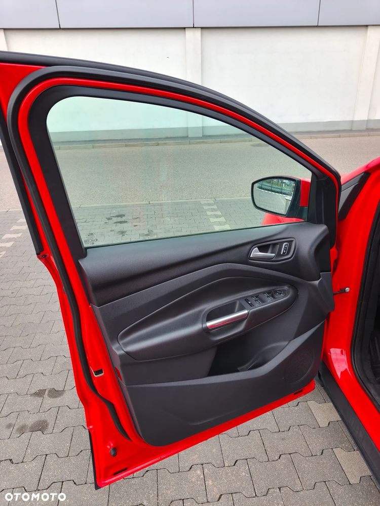 Ford Kuga 1.5 EcoBoost 2x4 Trend - 10